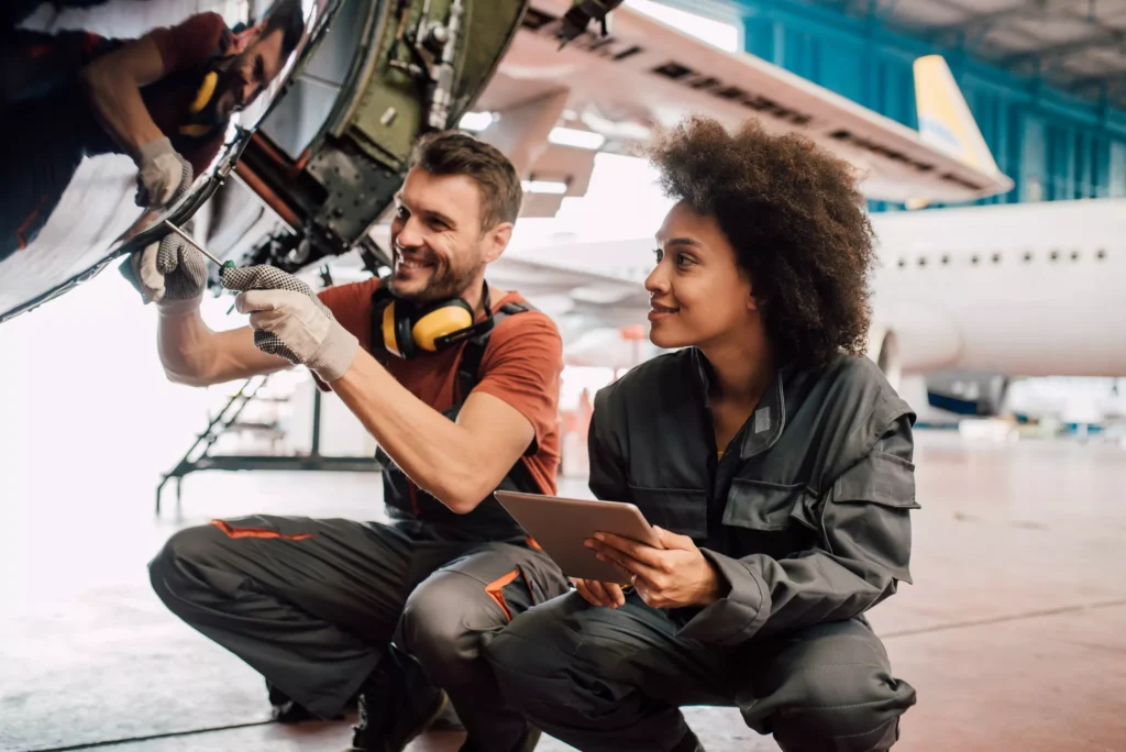 ✈️ Aircraft Maintenance & Technician Courses
